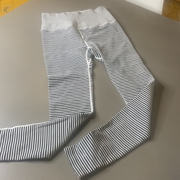 Spiritual Gangster Striped Leggings - Picture 2 of 6